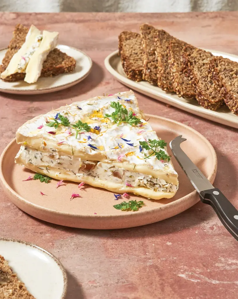 Planche Brie aop farci aux fruits secs