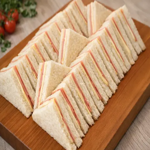 [6400] Sandwichs club halal (plateau de 20 pièces)